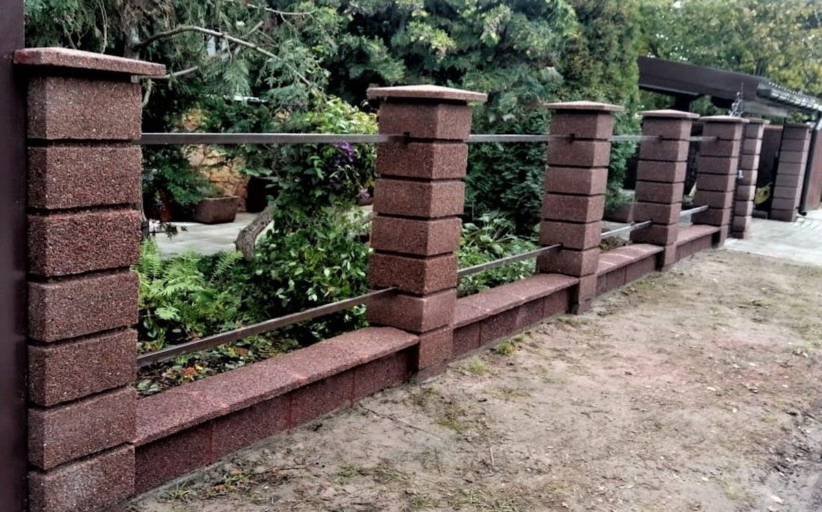 Кирпичные столбы